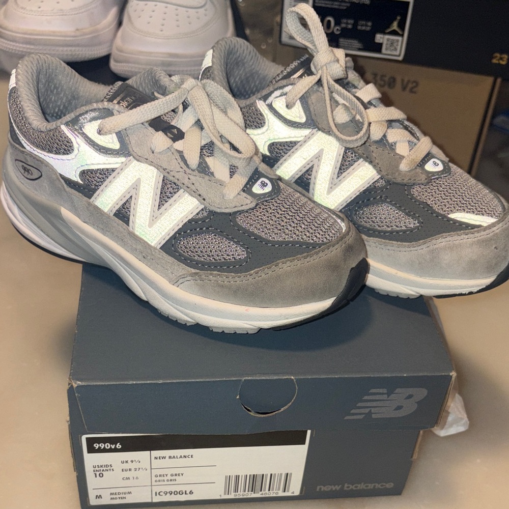 New Balance Kids' Gray Sneakers 990v6